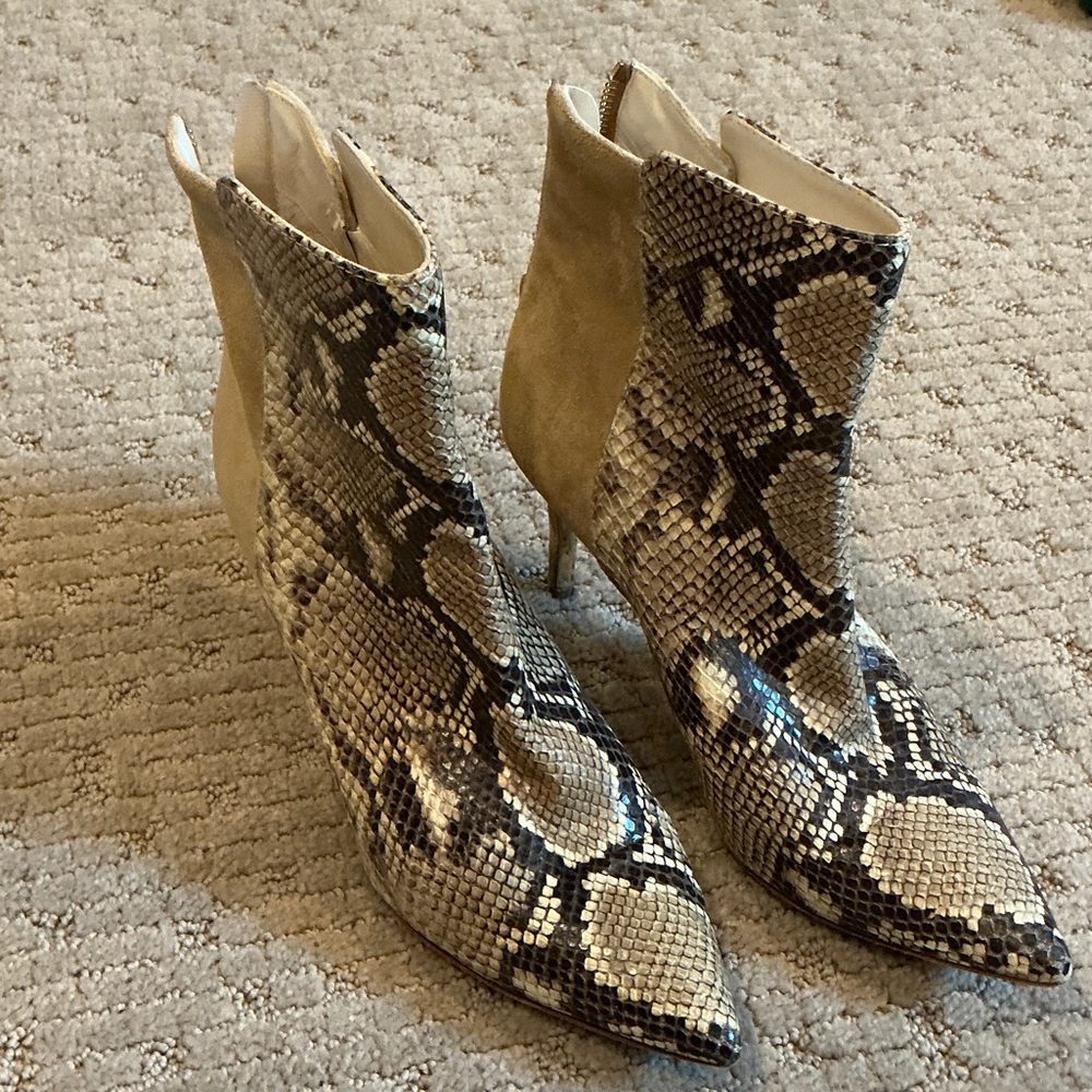 Oscar de la Renta beautiful Snakeskin and gold Ankle Boots